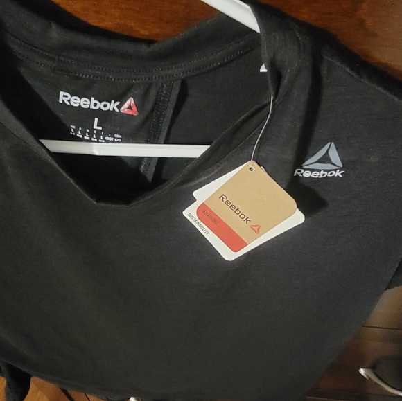 NWT Reebok Split Back Black Shirt, Large - Picture 6 of 6
